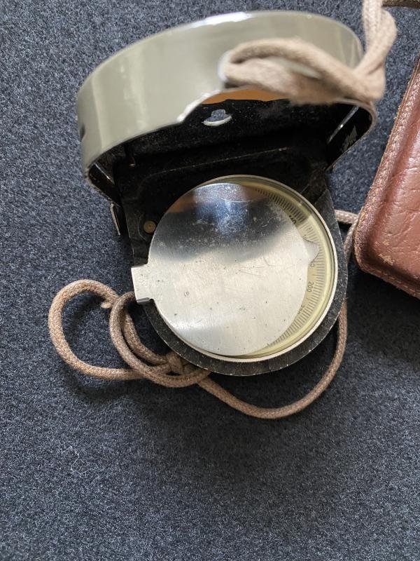 WW2 GERMAN WEHRMACHT ORIGINAL BEZARD COMPASS IN POUCH — image 4