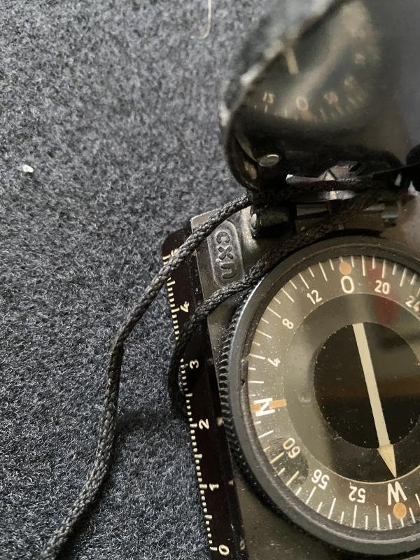 WW2 GERMAN BAKELITE MARCHING COMPASS — image 2