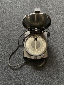 WW2 GERMAN BAKELITE MARCHING COMPASS