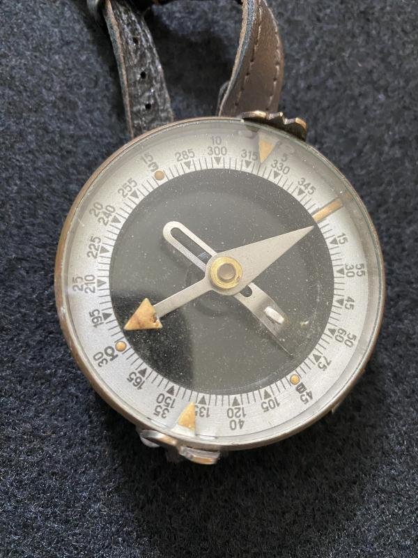 SOVIET MILITARY WRIST COMPASS — image 2