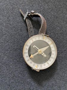 SOVIET MILITARY WRIST COMPASS