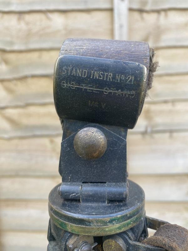 WW2 CANADIAN MADE STAND INSTRUMENTS NO.21 MK.V TRIPOD — image 2