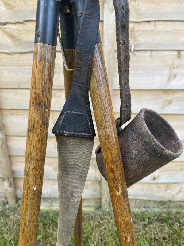 WW2 CANADIAN MADE STAND INSTRUMENTS NO.21 MK.V TRIPOD — image 3