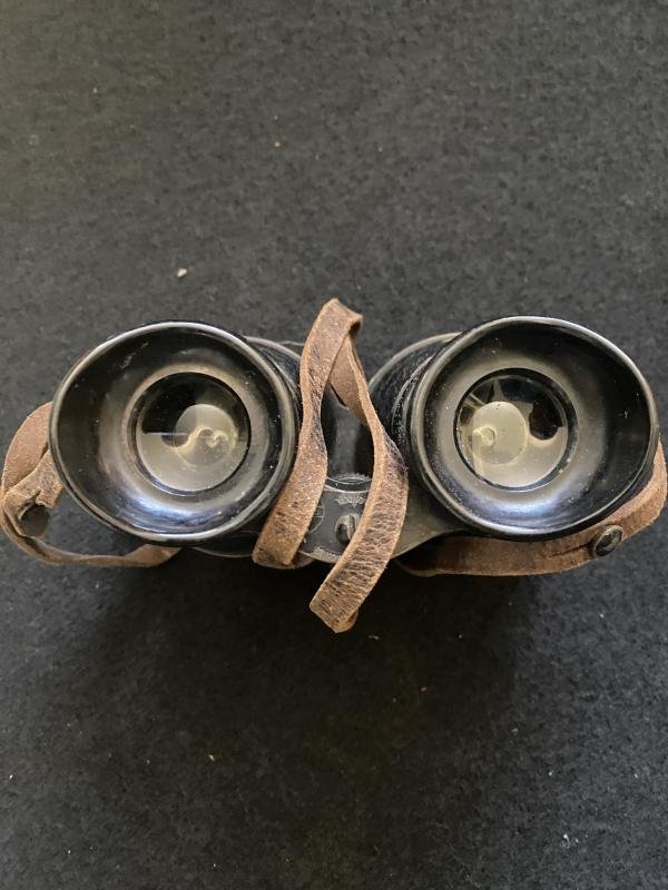 WW2 BRITISH COMMANDO/AIRBORNE BINOCULARS IN CASE — image 3