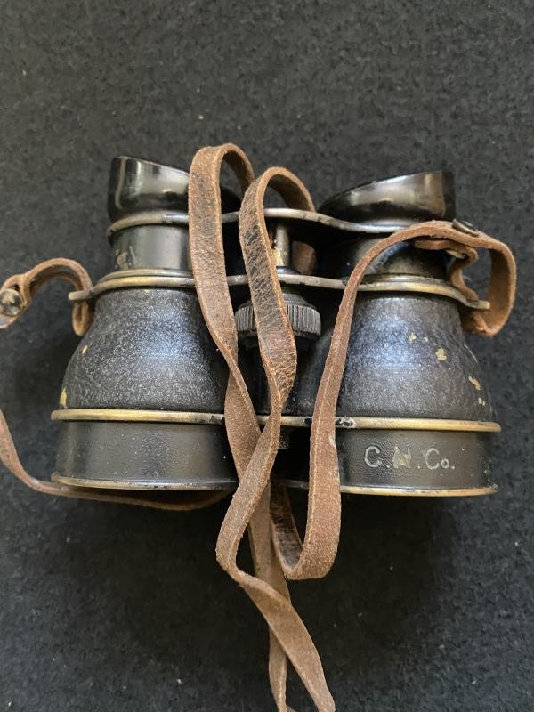 WW2 BRITISH COMMANDO/AIRBORNE BINOCULARS IN CASE — image 4