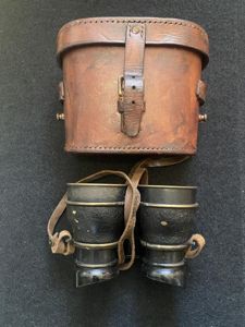 WW2 BRITISH COMMANDO/AIRBORNE BINOCULARS IN CASE