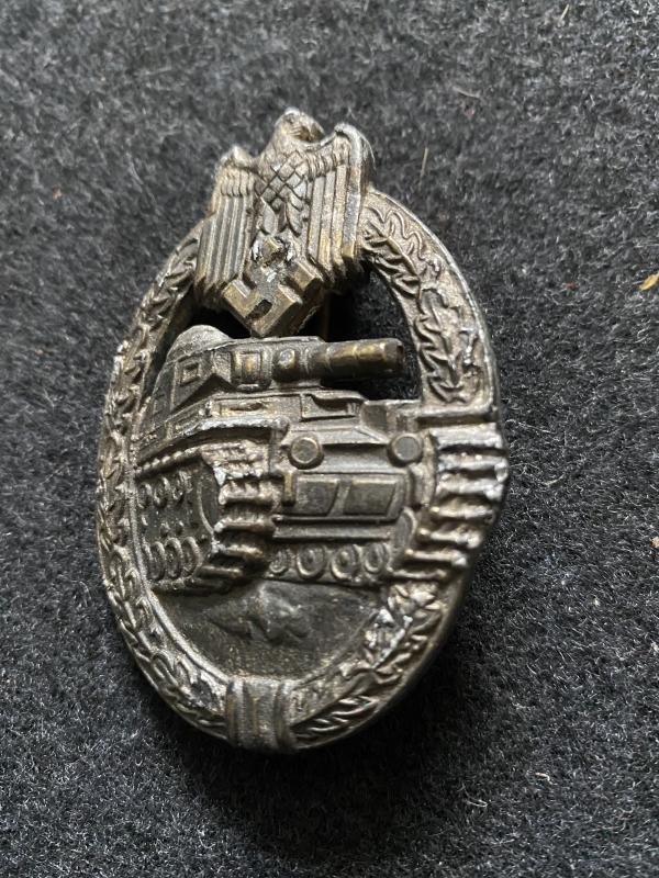 WW2 GERMAN PANZER ASSAULT BADGE IN BRONZE — image 2
