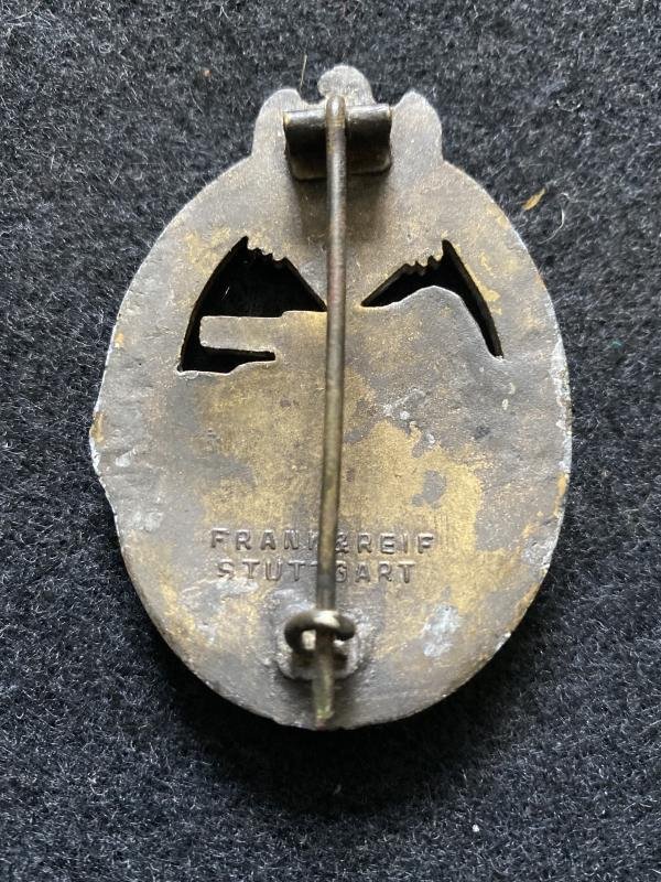 WW2 GERMAN PANZER ASSAULT BADGE IN BRONZE — image 3