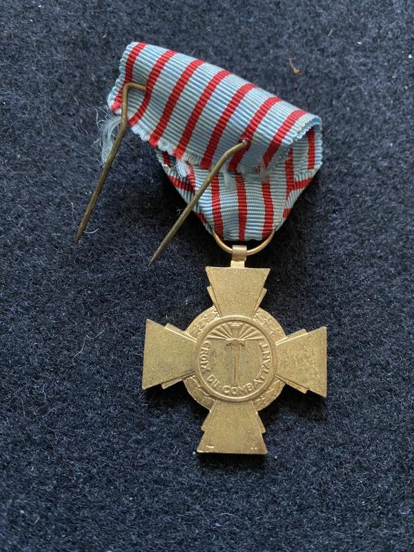 FRENCH ARMY CROIX DU COMBATANTS MEDAL — image 3
