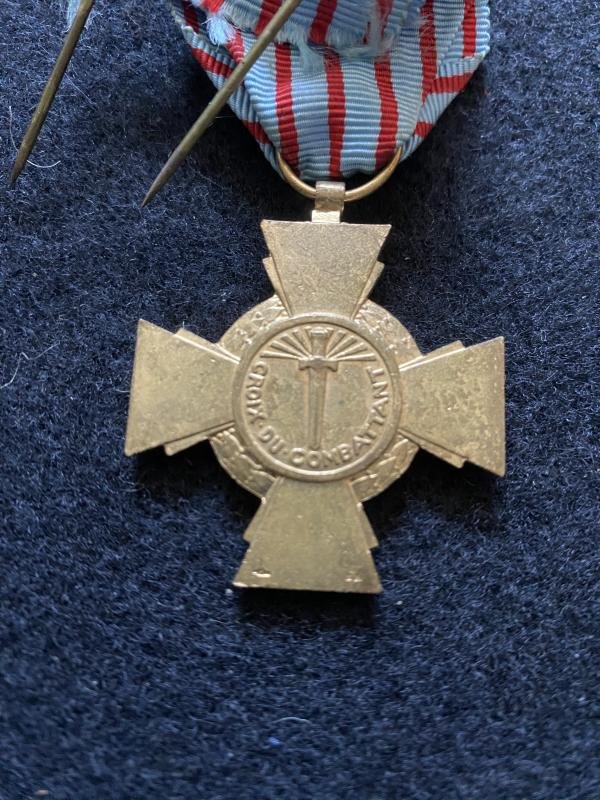 FRENCH ARMY CROIX DU COMBATANTS MEDAL — image 4