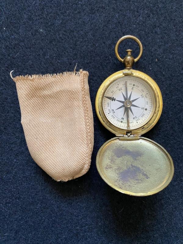 WW2 U.S WALTHAM MILITARY COMPASS IN POUCH — image 5