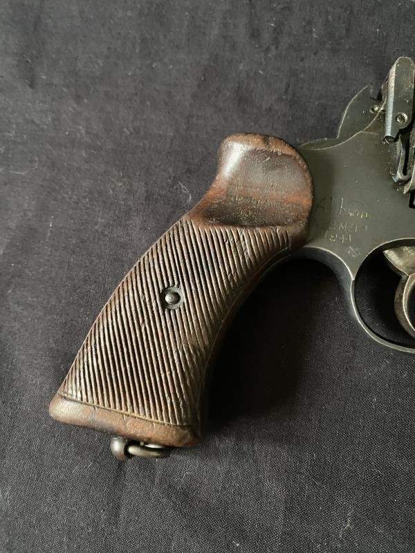 (Was £950) WW2 BRITISH NO.2 MK1 TANKERS REVOLVER ( PRE-EU/UK DEACTIVATION) — image 4