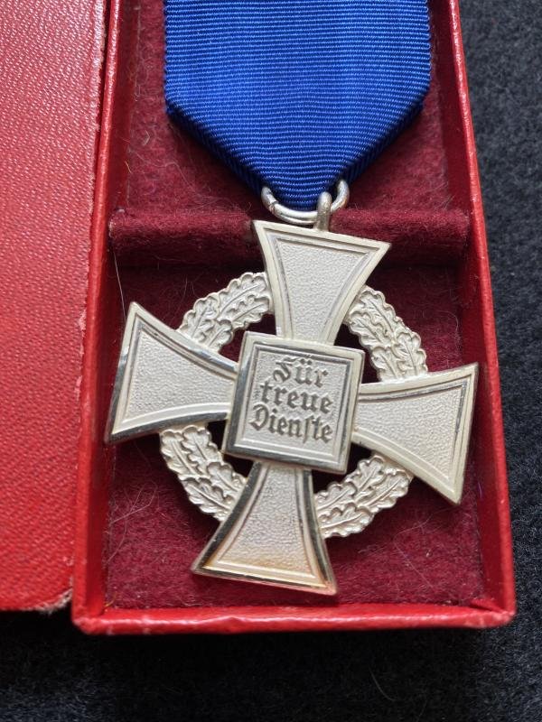 CHRISTMAS SPECIAL DAY 9 (WAS £125) WW2 GERMAN NATIONAL FAITHFUL SERVICE 25 YEARS WITH PRESENTATION BOX — image 4