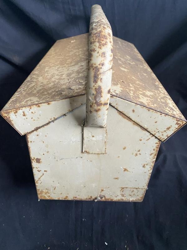 WW2 GERMAN VEHICLE TOOL BOX WITH TOOLS — image 6