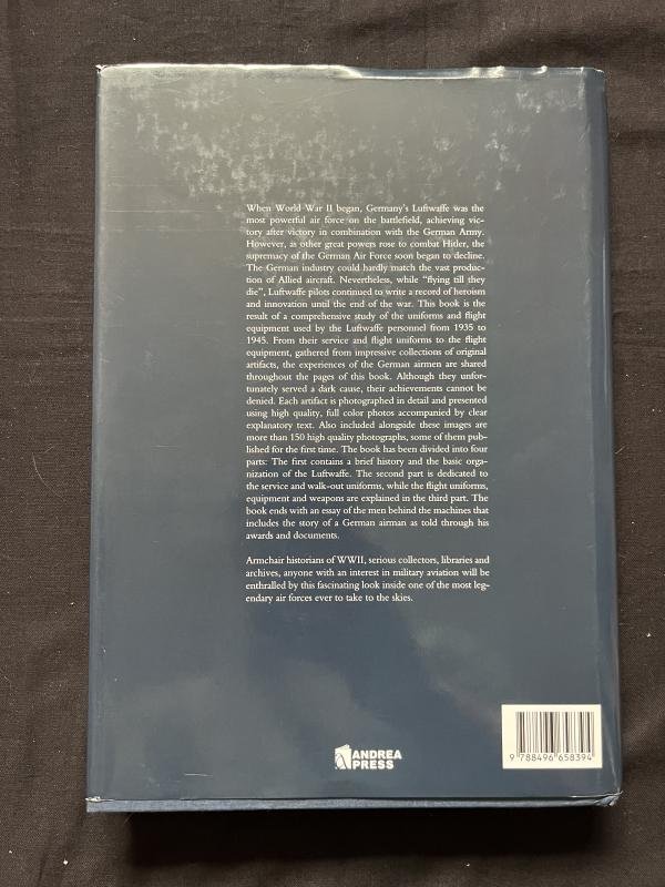 (Was £50) DEUTSCHE LUFTWAFFE 'UNIFORMS AND EQUIPMENT OF THE GERMAN AIRFORCE 1935-1945 (HARDCOVER) — image 10