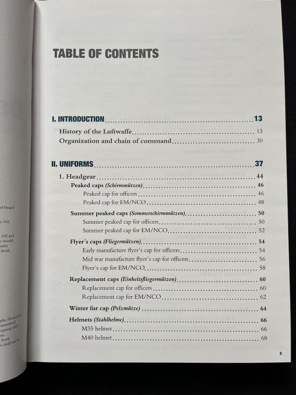 (Was £50) DEUTSCHE LUFTWAFFE 'UNIFORMS AND EQUIPMENT OF THE GERMAN AIRFORCE 1935-1945 (HARDCOVER) — image 2