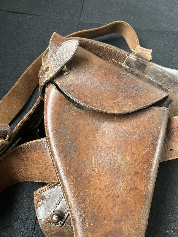 BRITISH SAM BROWNE BELT, HOLSTER AND FROG — image 4