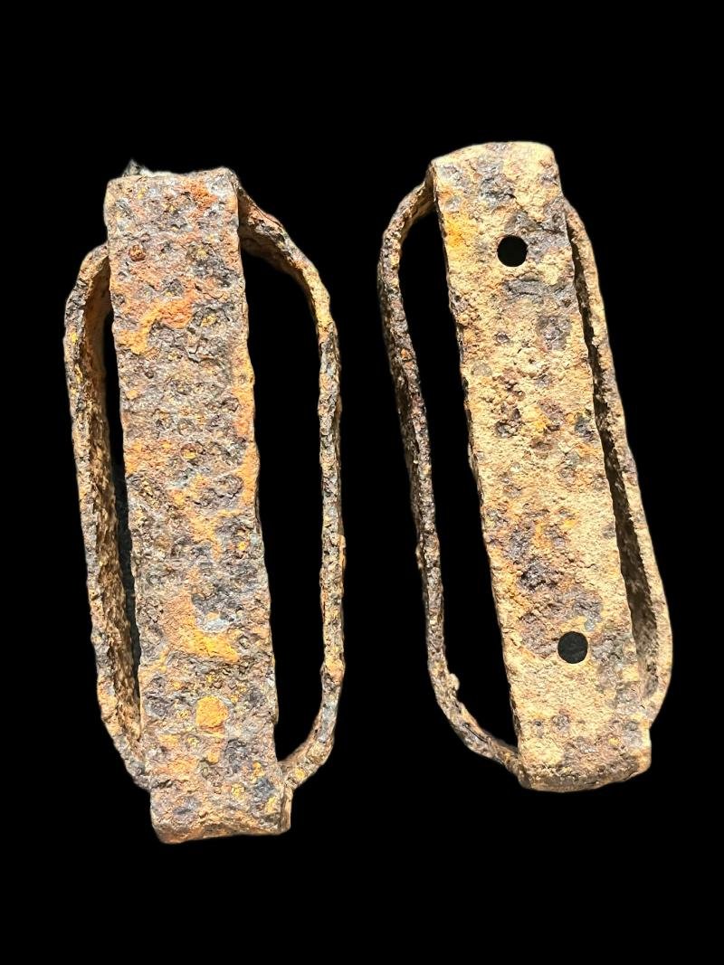 WW2 GERMAN VEHICLE K98 MAUSER HOLDER — image 3