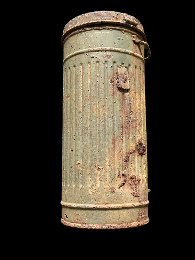 RELIC WW2 GERMAN GAS MASK CONTAINER — image 3