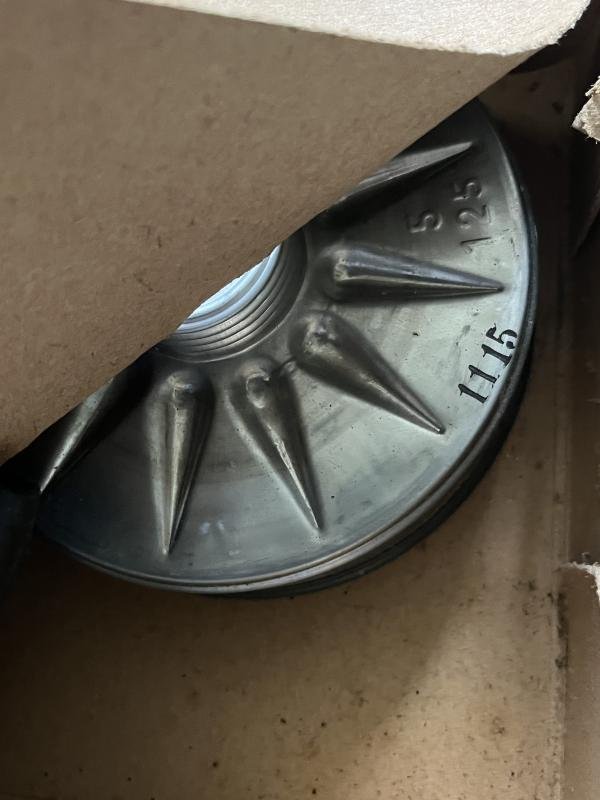 BOXED WW2 GERMAN DM40 GAS MASK WITH INSTRUCTIONS — image 4