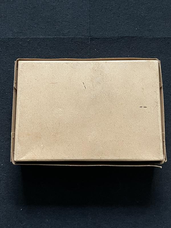 BOXED WW2 GERMAN DM40 GAS MASK WITH INSTRUCTIONS — image 7