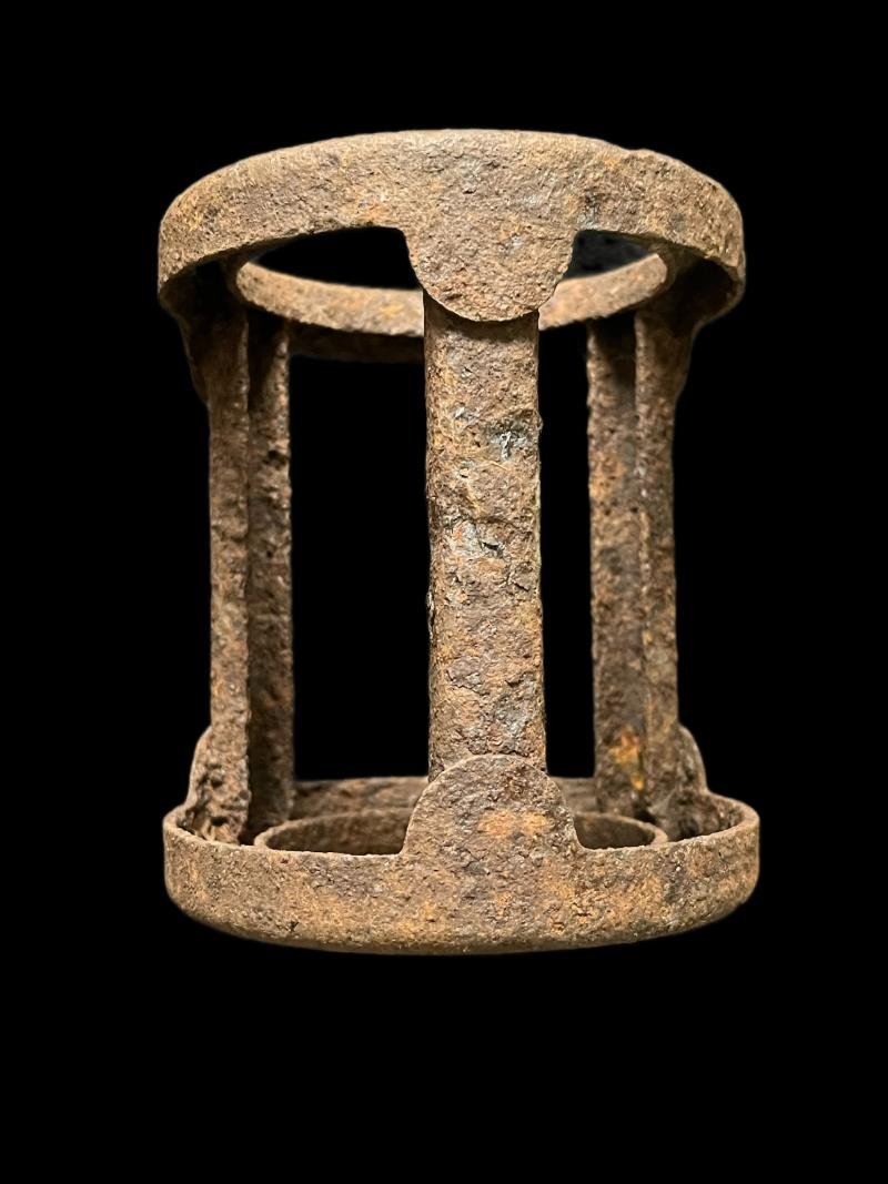 WW2 GERMAN 7.5M SHELL CONTAINER HOLDER