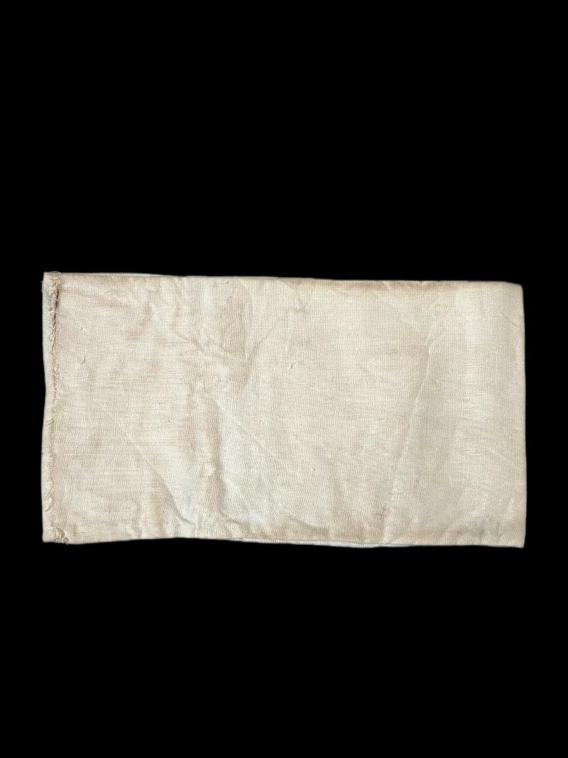 REPRODUCTION WW2 GERMAN DOCTOR (ARZT) ARMBAND — image 2