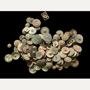 10 X ASSORTED BUTTONS