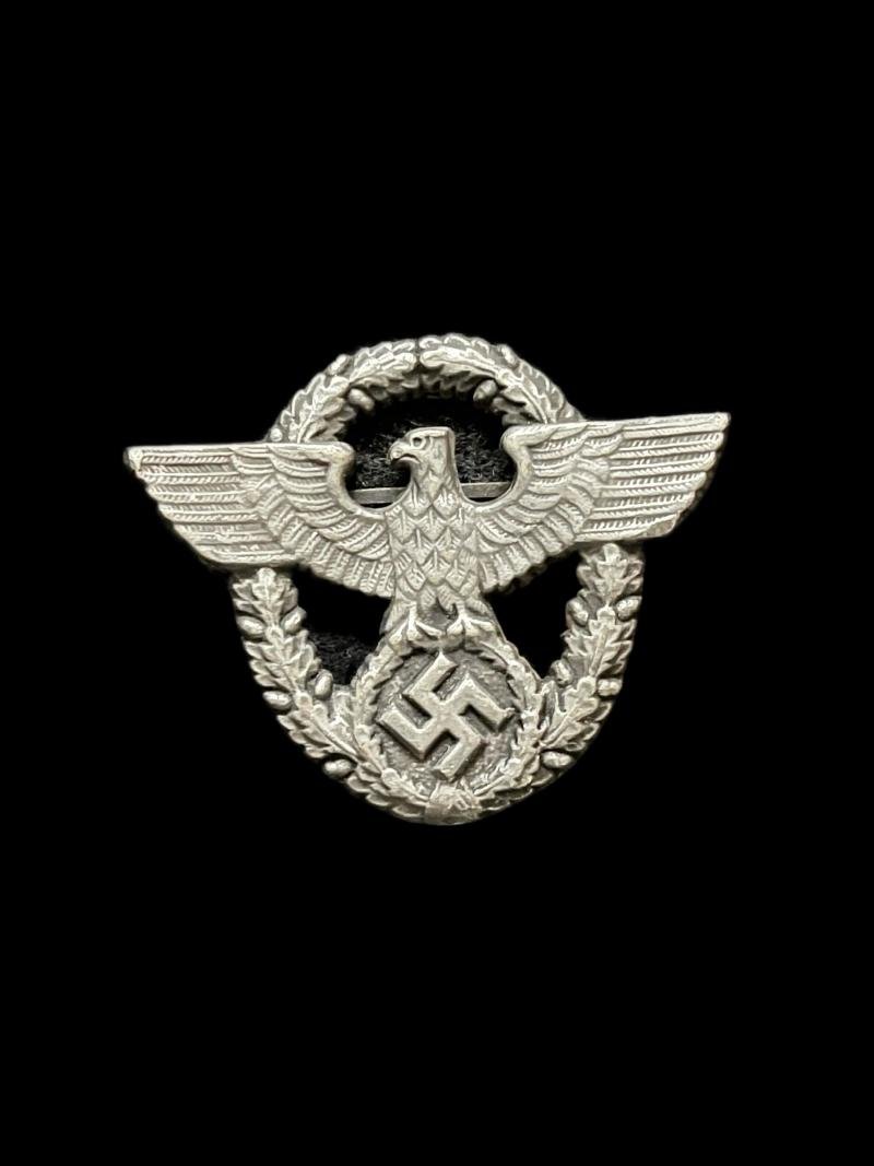 REPRODUCTION WW2 GERMAN POLICE CAP BADGE