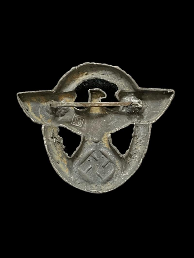 REPRODUCTION WW2 GERMAN POLICE CAP BADGE — image 2