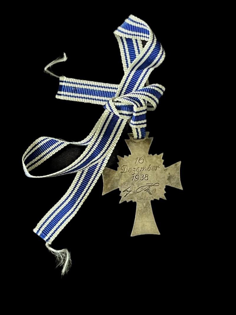 WW2 GERMAN MOTHER'S CROSS IN SILVER — image 3