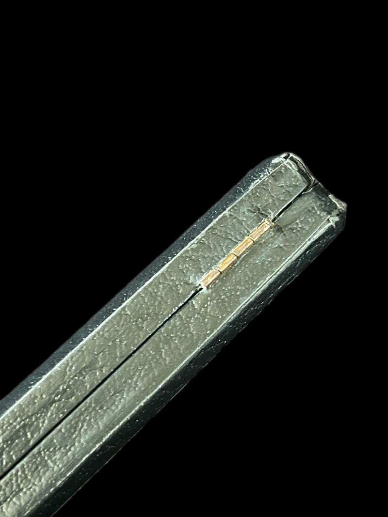 CASED WW2 GERMAN IRON CROSS 1ST AND 2ND CLASS MEDAL SET — image 10