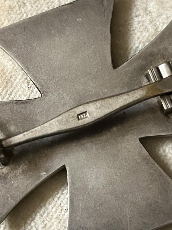 CASED WW2 GERMAN IRON CROSS 1ST AND 2ND CLASS MEDAL SET — image 5