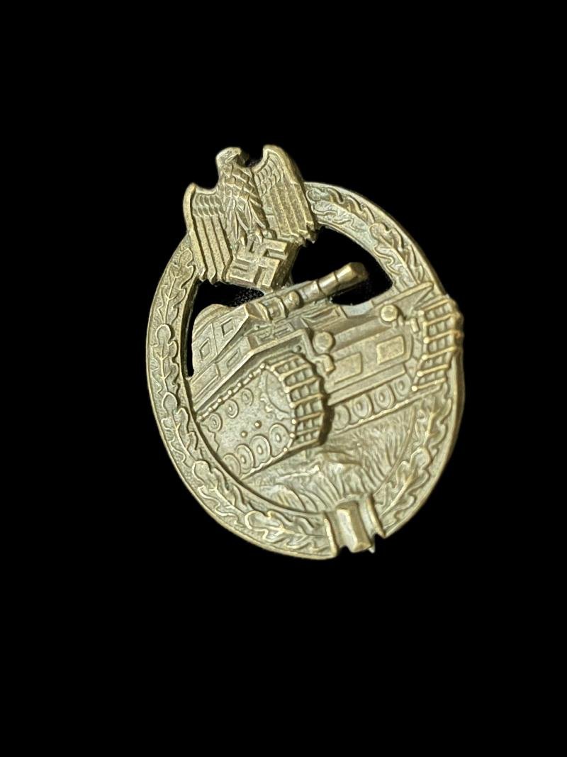 WW2 GERMAN PANZER ASSAULT BADGE IN BRONZE — image 2