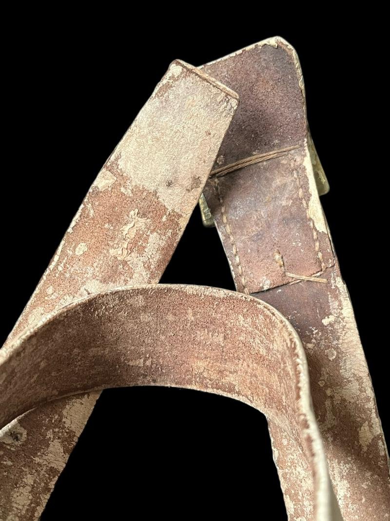 WHITE LEATHER BELT WITH BRASS BUCKLE — image 4