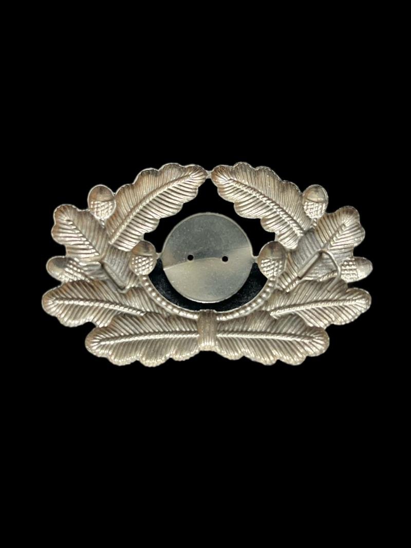 EAST GERMAN ARMY WREATH BADGE — image 2