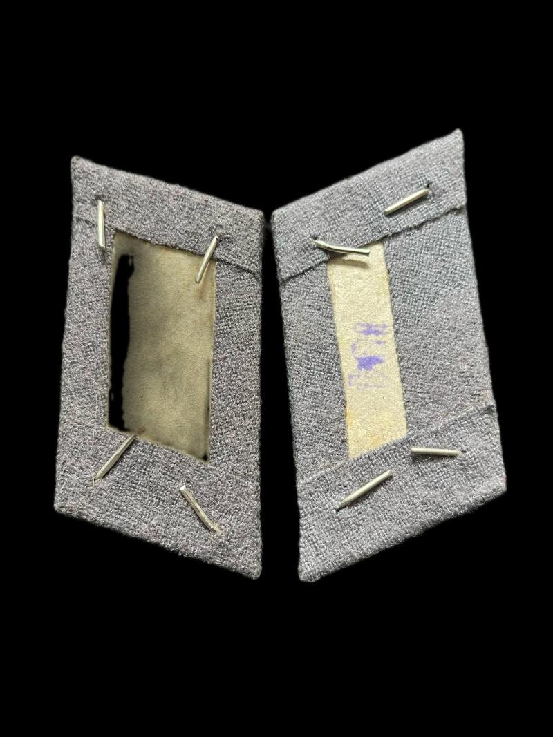 EAST GERMAN COLLAR TABS — image 2