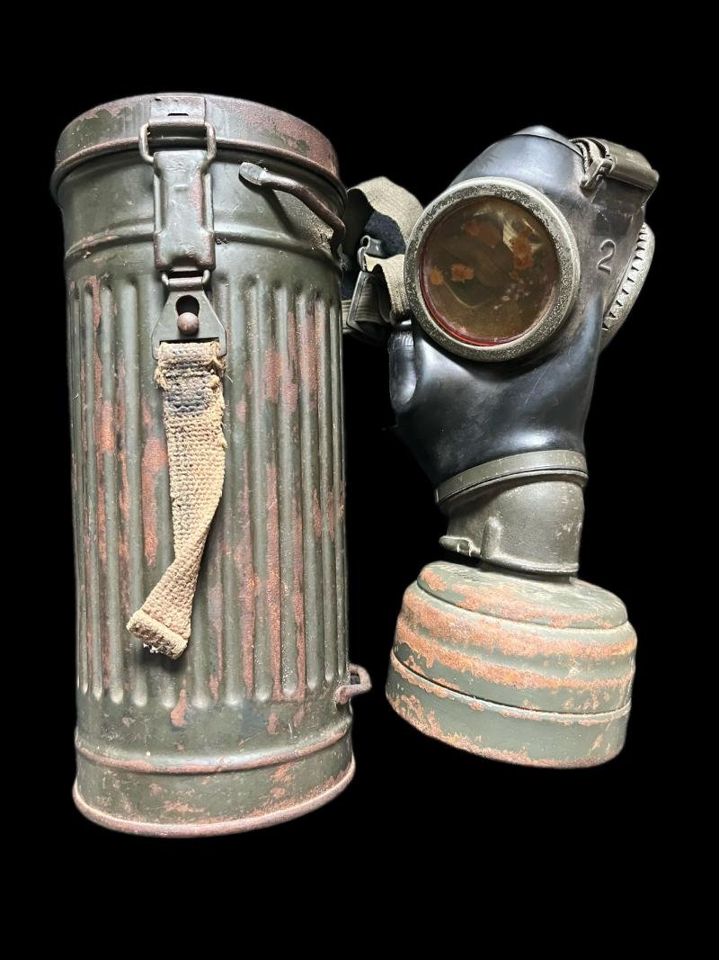 WW2 GERMAN M38 GAS MASK AND TIN