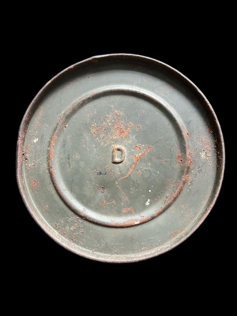 WW2 GERMAN M38 GAS MASK AND TIN — image 6