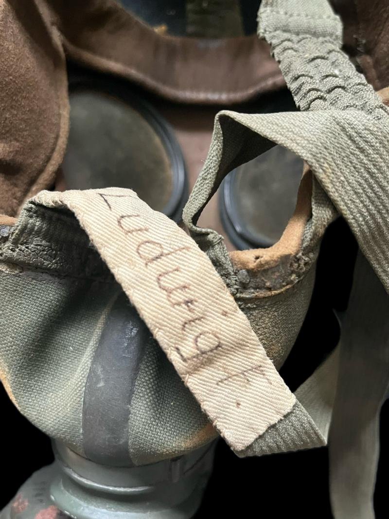WW2 GERMAN M30 GAS MASK WITH CANISTER — image 6