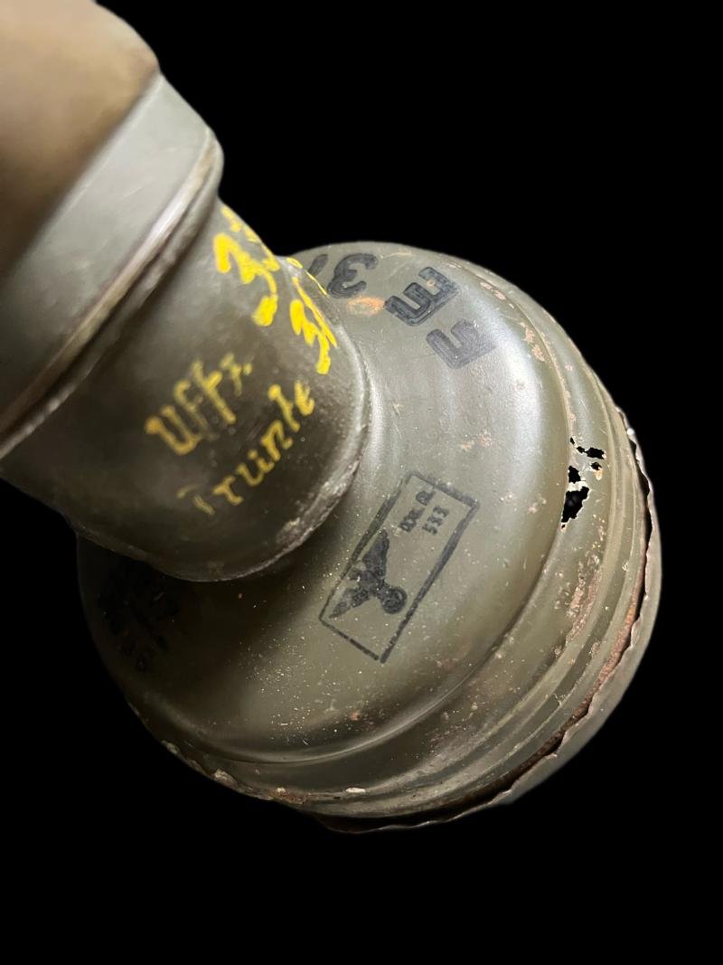 WW2 GERMAN GAS MASK IN A DRAEGER GAS MASK TIN — image 4