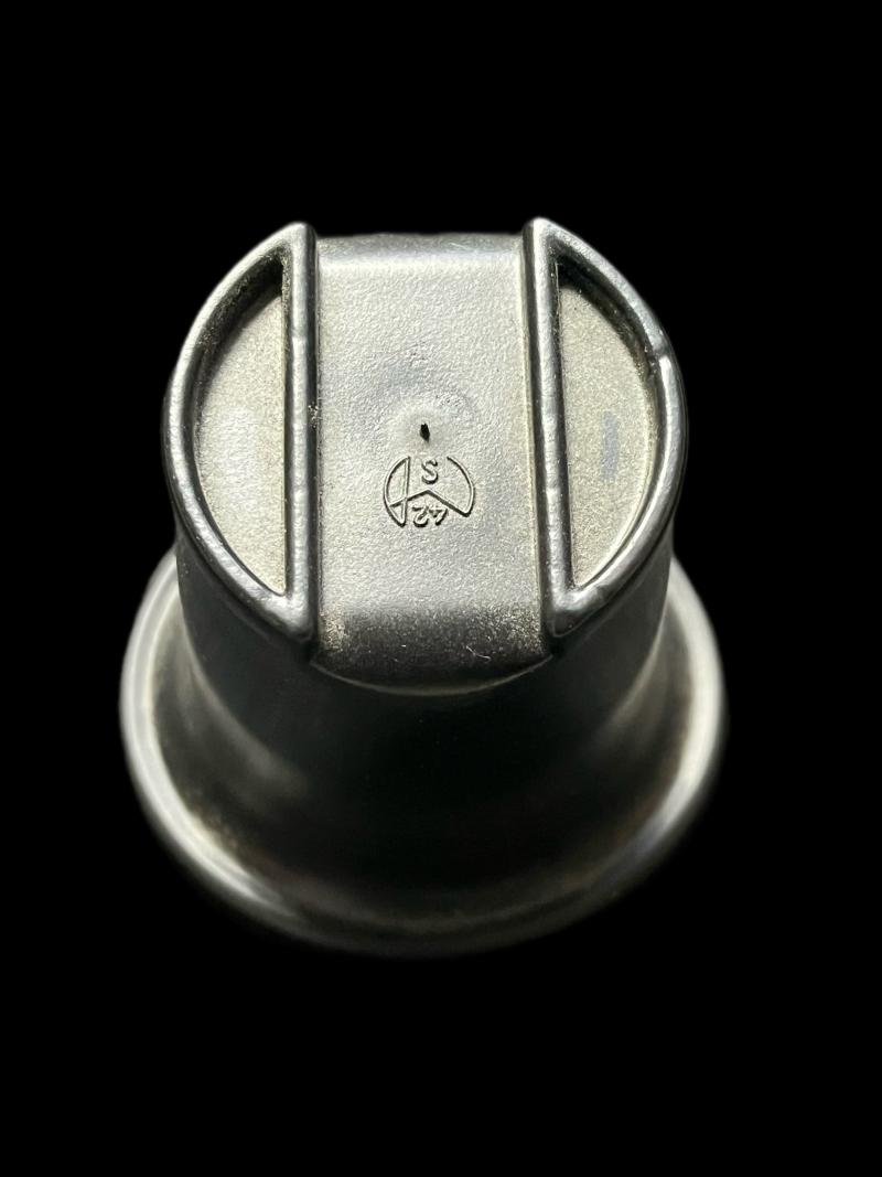 REPRODUCTION WW2 GERMAN WATER BOTTLE PLASTIC CUP — image 2