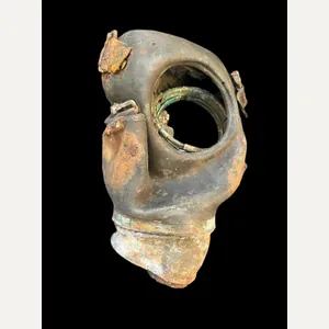 RELIC WW2 GERMAN GAS MASK