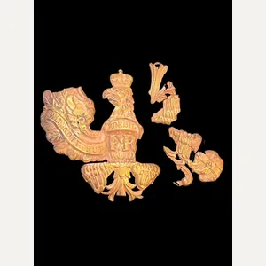 DAMAGED WW1 GERMAN PICKELHAUBE BADGE