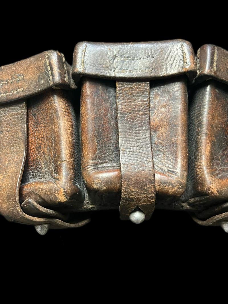 WW2 GERMAN LUFTWAFFE BROWN K98 AMMO POUCH — image 2