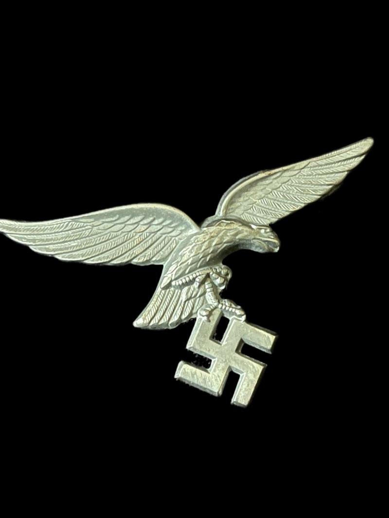 WW2 GERMAN LUFTWAFFE VISOR CAP BADGE — image 2