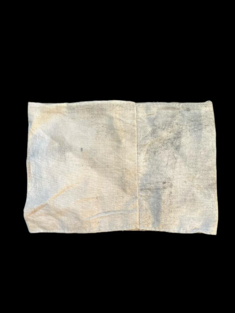 REPRODUCTION WW2 GERMAN MEDICAL ARMBAND — image 2
