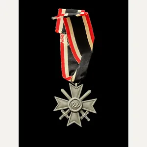 WW2 GERMAN WAR MERIT CROSS WITH SWORDS 2ND CLASS