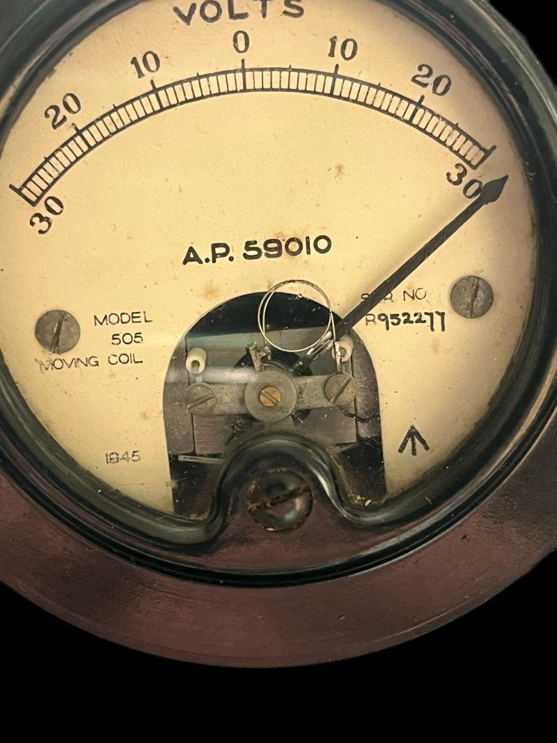 (Was £25) 1945 DATED BRITISH MILITARY A.P.59010 VOLTS METER — image 2