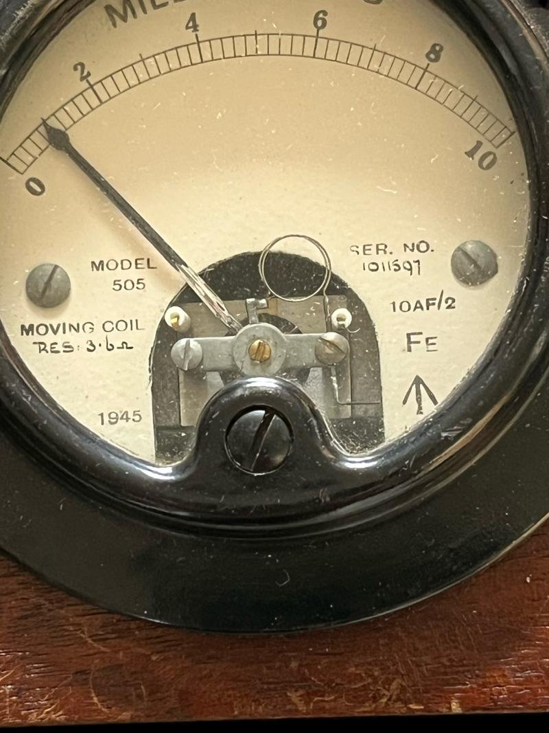 (Was £25) 1945 DATED BRITISH MILITARY MILLIAMPERES METER — image 2